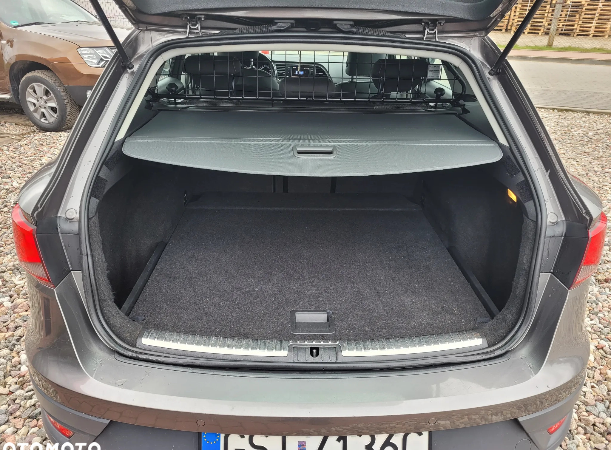 Seat Leon cena 45900 przebieg: 206700, rok produkcji 2015 z Skórcz małe 497